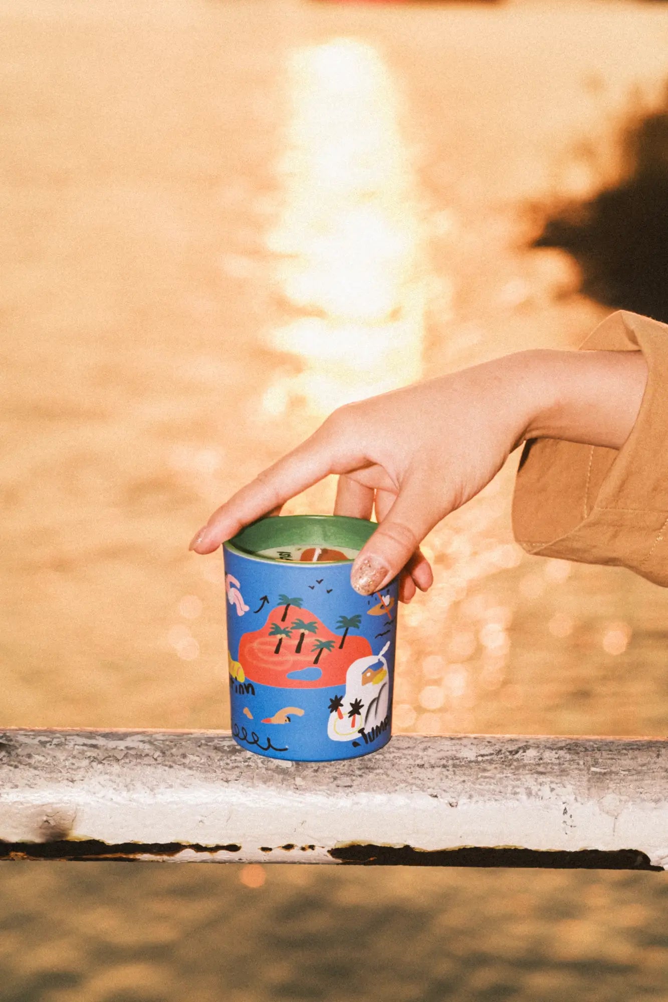 ISLAND VACATION - WOW Collection III Fig leaf&Amber Scented Candle